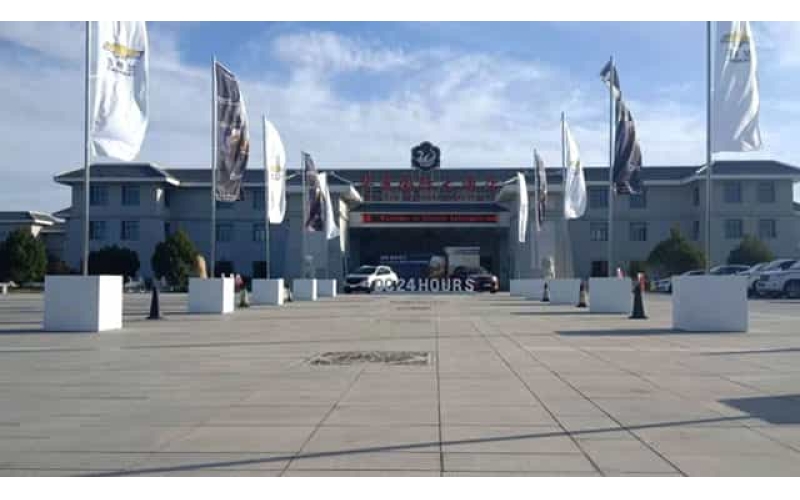 敦煌當(dāng)?shù)剀?chē)展大道旗制作租賃