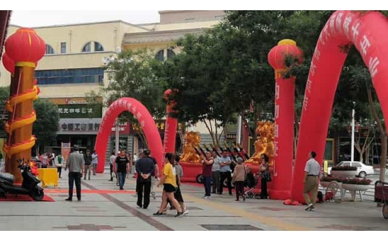 敦煌開(kāi)業(yè)慶典活動(dòng)充氣立柱拱門迎賓獅子